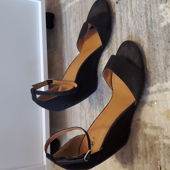 H&M heels - Picture 2 of 2